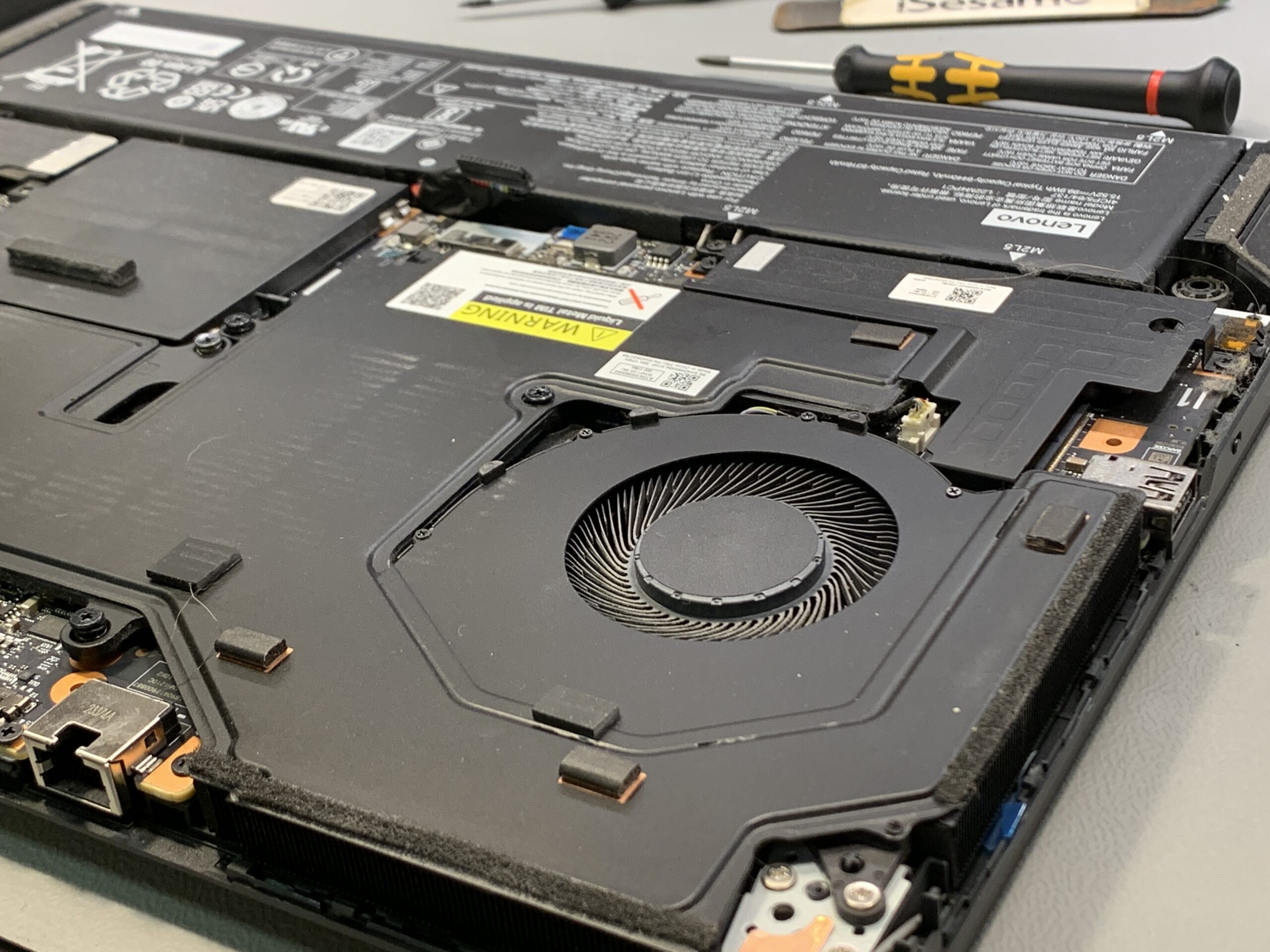 Sülearvuti jahutussüsteem